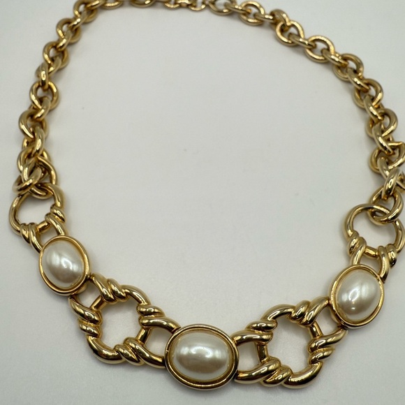 Vintage Marvella Gold Tone Faux Pearl Choker Necklace Signed - Picture 2 of 4